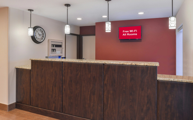 photo 2 of Red Roof Inn & Suites Danville, IL