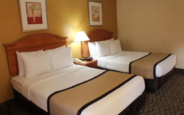photo 3 of Americas Best Value Inn Canton