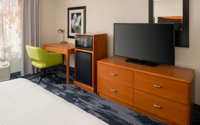 photo 4 of Fairfield Inn & Suites by Marriott Portland Airport