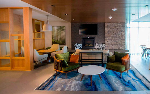 photo 4 of Fairfield Inn & Suites by Marriott Alexandria