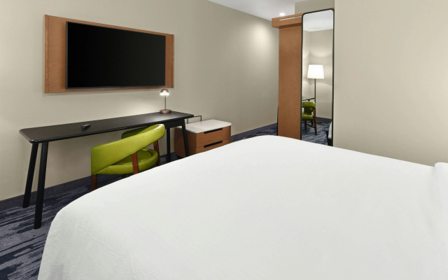 photo 5 of Fairfield Inn & Suites by Marriott Anaheim Los Alamitos