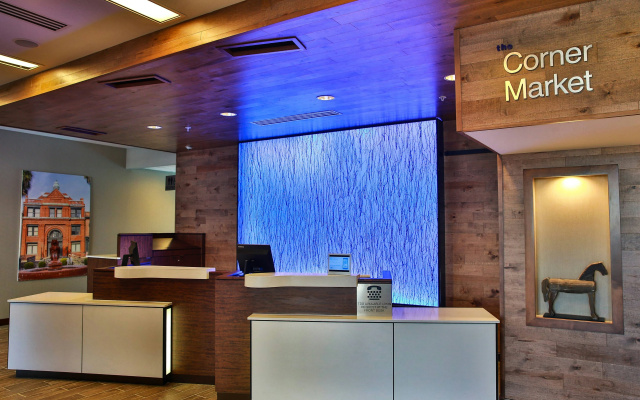 photo 3 of Fairfield Inn & Suites by Marriott Savannah Midtown
