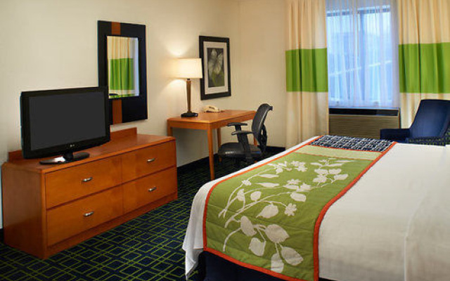 photo 3 of Fairfield Inn And Suites Indianapolis East