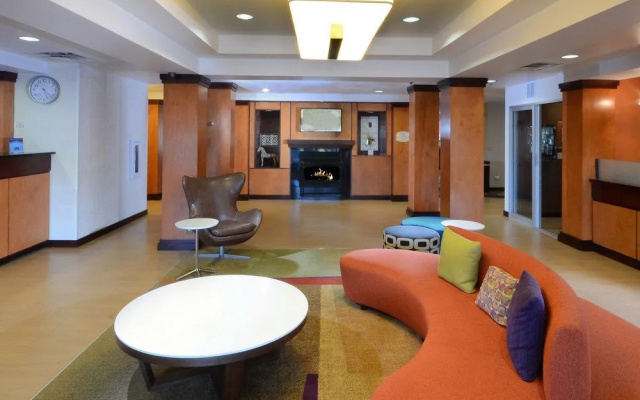 photo 2 of Fairfield Inn & Suites By Marriott Roanoke Holli