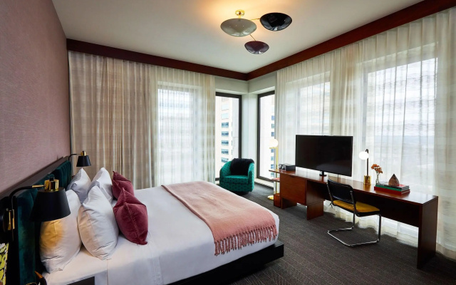 photo 3 of Fairlane Hotel