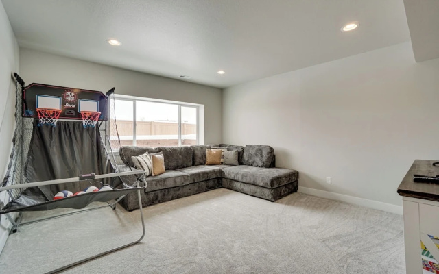 photo 4 of Family-friendly Townhome ~ 2 Mi to Windsor Lake!