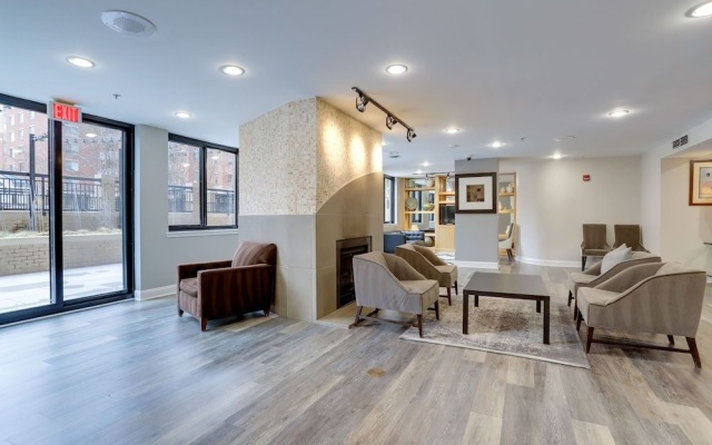 photo 2 of Fantastic Business Condo at Ballston