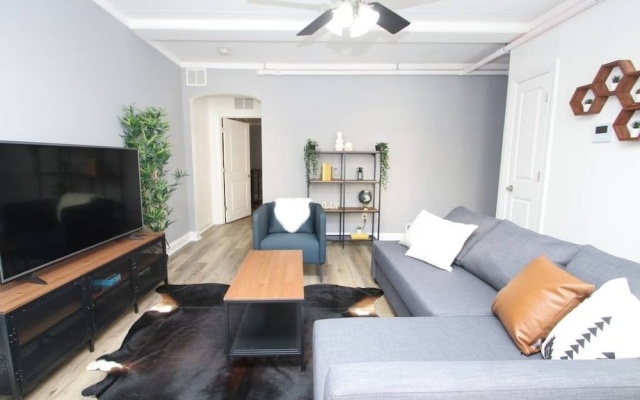 photo 3 of Fantastic Comfort! Downtown + Old City! Sleeps 5!