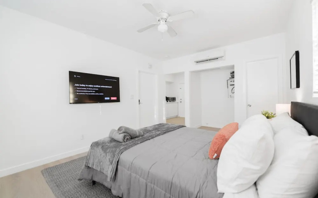 photo 2 of Fantastic Studio 15 min from The Beach