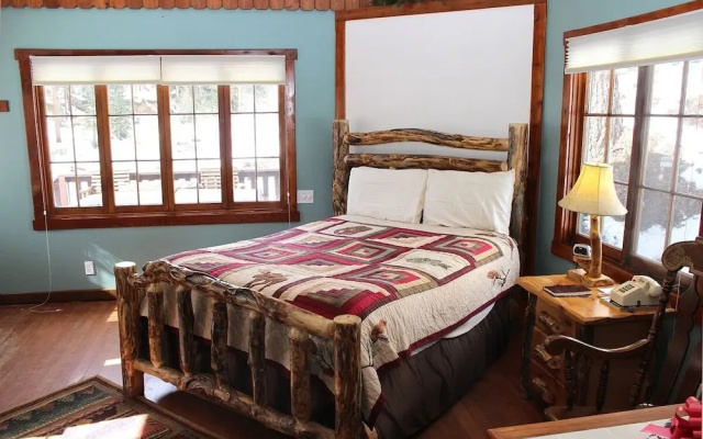 photo 3 of Fawn Valley Inn: 157 1 Bedroom Cabin