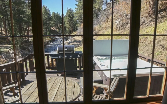 photo 4 of Fawn Valley Inn: 157 1 Bedroom Cabin