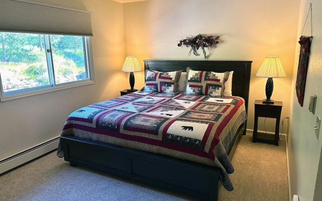 photo 2 of Fawn Valley Inn: 292 1 Bedroom Apts