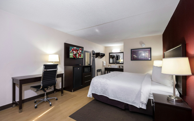 photo 3 of Red Roof Inn PLUS+ Huntsville - Madison