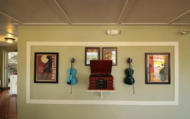 photo 2 of Fiddler's Inn