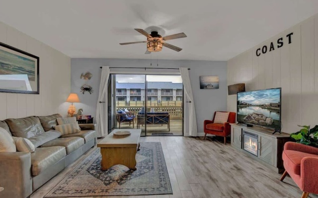photo 5 of Fisherman Friend! - Coastal Condo - Views Await!