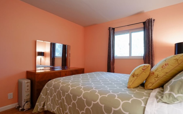 photo 5 of Flamingo Lady San Francisco Airport North Sleeps 6