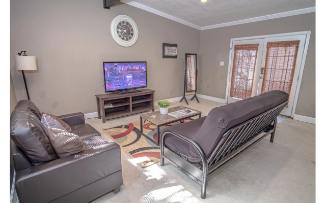 photo 3 of BIG Studio Near Downtown With All Amenities