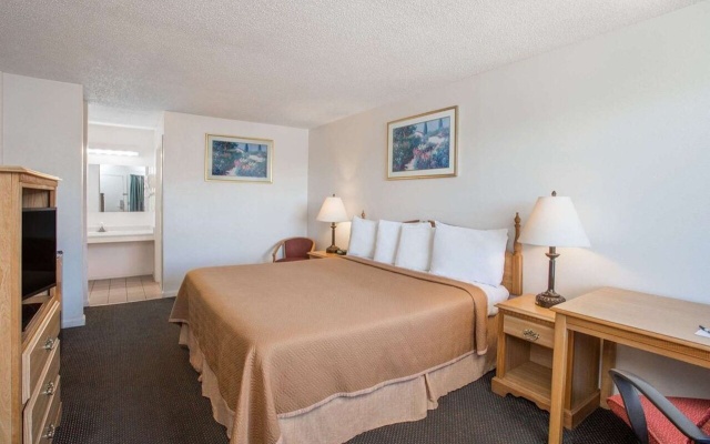 photo 4 of Travelodge by Wyndham Fort Bragg
