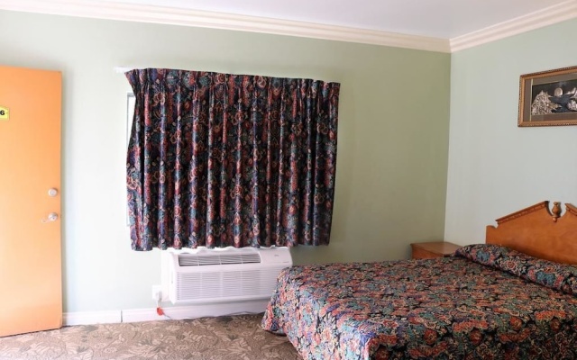 photo 4 of Four Corners motel