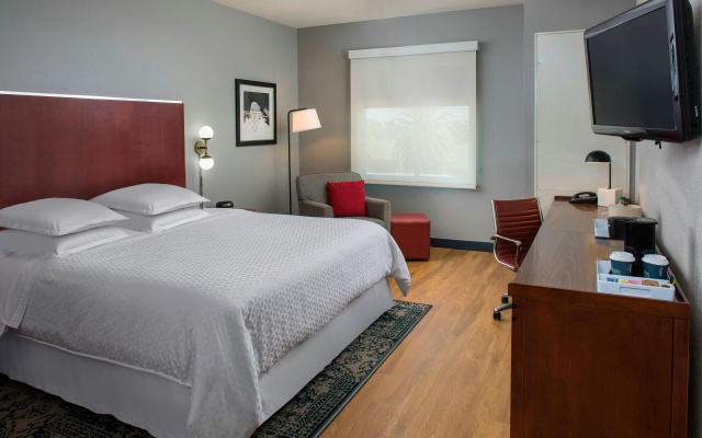 photo 4 of Four Points by Sheraton Houston Hobby Airport