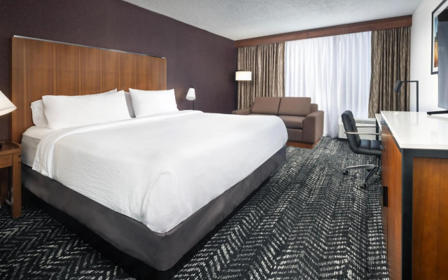 photo 3 of Four Points by Sheraton Kansas City Airport