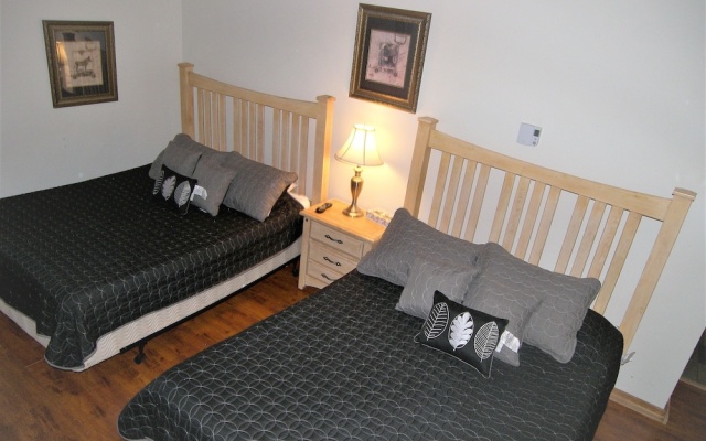 photo 3 of FP202S Foxpine Inn by RedAwning
