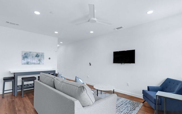 photo 3 of Chic Condo Minutes to Downtown, Gruene, & More