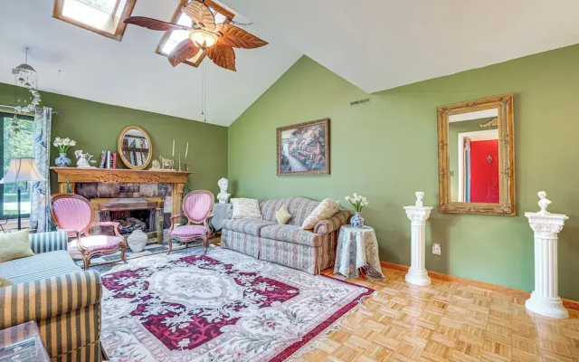 photo 2 of French-inspired Townhome 9 Mi to Saratoga Springs!