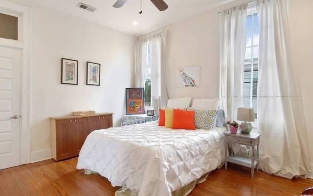 photo 3 of Freret Apartments near Street Car & Tulane