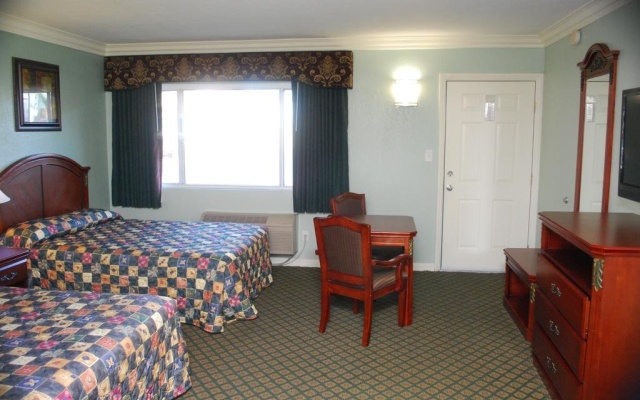 photo 4 of Friendly Hills Inn - Whittier, Los Angeles