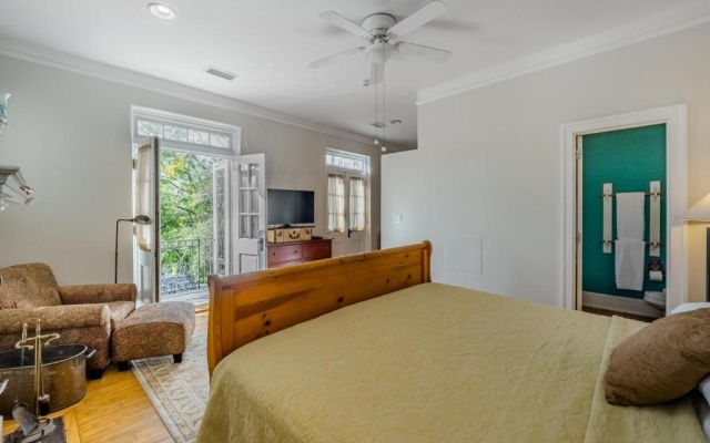 photo 4 of Front Street Inn