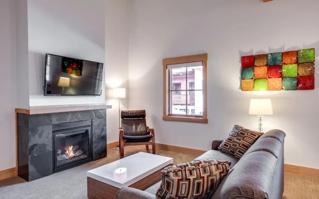 photo 4 of Front Street Suites