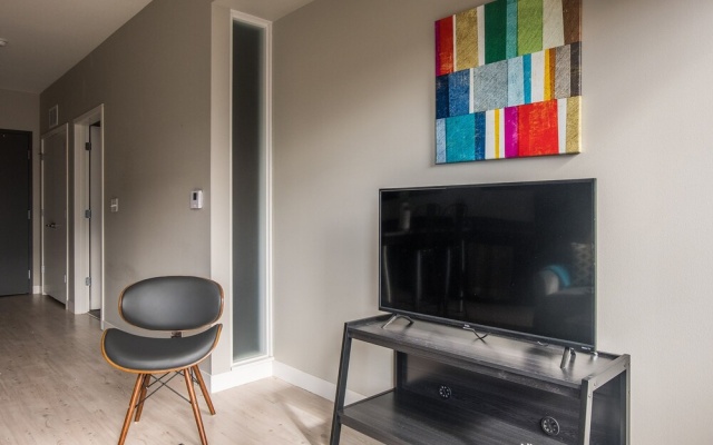 photo 2 of FRONTDESK 20 6th St Apts NE Minneapolis Riverfront District