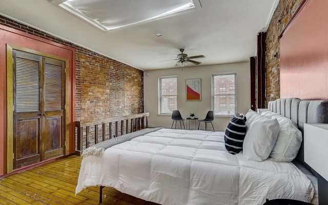 photo 3 of Frontdesk I Mariner's Court Apts Northern Liberties Philadelphia