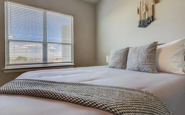 photo 4 of FRONTDESK SYNC Med Center Apts Houston