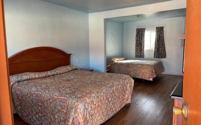 photo 4 of Full Moon Inn