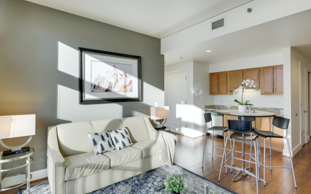 photo 3 of Fully furnished 1BR Apartment - Downtown Location