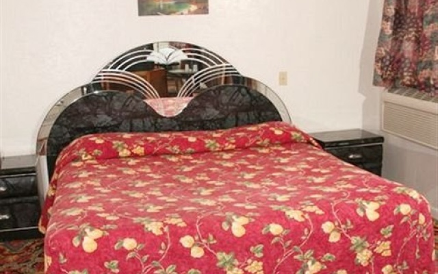 photo 4 of Gables Motel