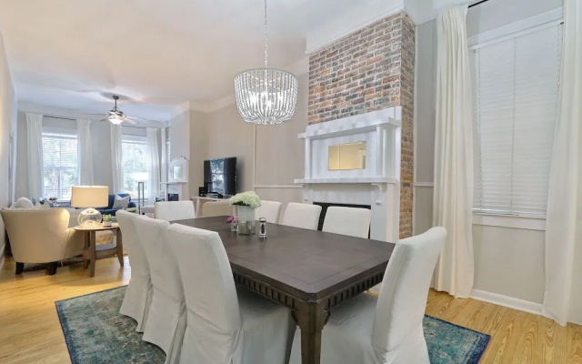 photo 3 of Gallery Stays - Parkside Manor