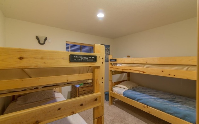 photo 2 of Gamara 3 Bedroom Holiday Home By Tahoe Truckee