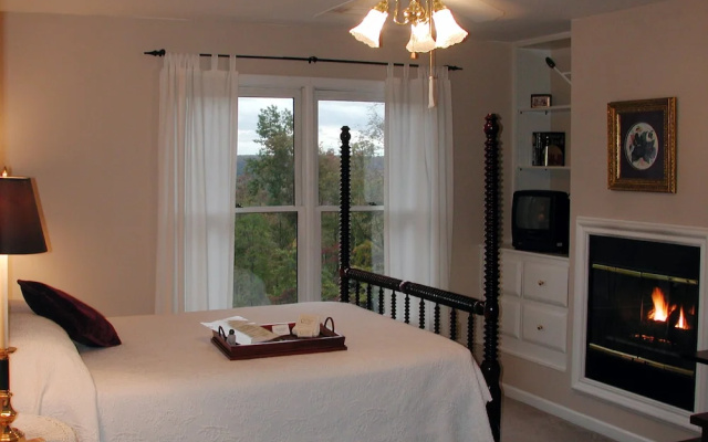 photo 3 of Garden Inn Bed & Breakfast at Bee Rock