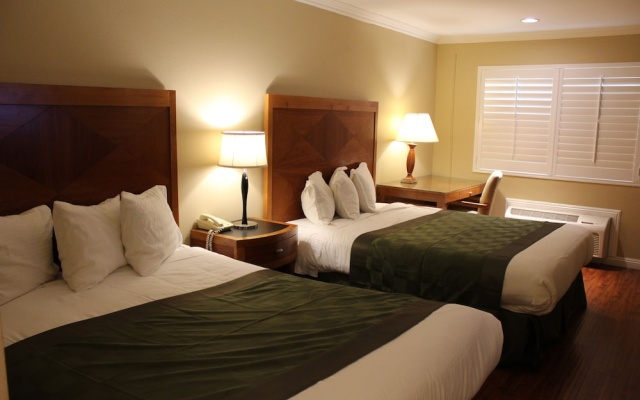 photo 4 of Garden Inn