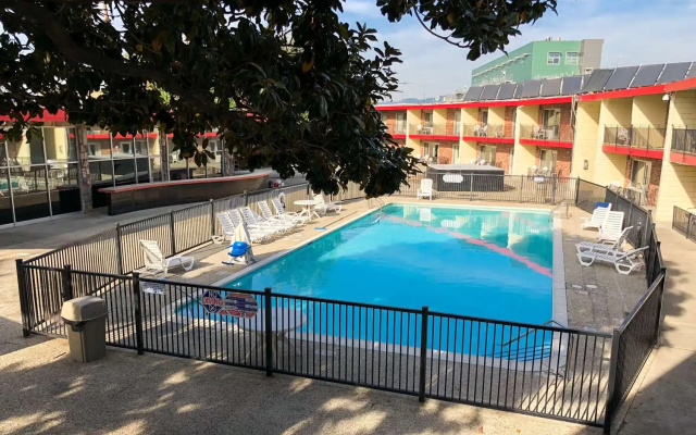 photo 5 of Garden Inn & Suites Oakland Airport