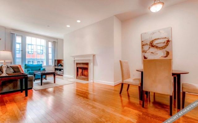 photo 2 of Evolve Suites Back Bay