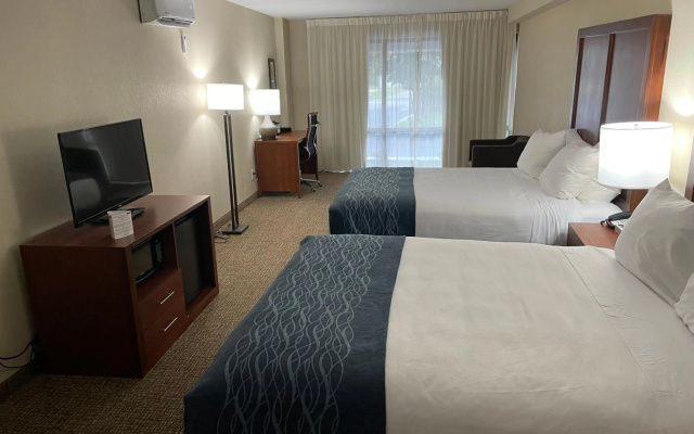 photo 3 of Comfort Inn & Suites Spring Lake - Fayetteville near Fort Bragg