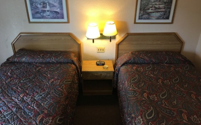 photo 5 of Gateway Inn
