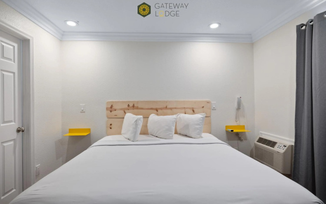 photo 5 of Gateway Lodge
