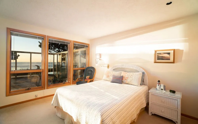 photo 5 of Gene's Coastal Escape 2 Bedrooms 2 Bathrooms Home