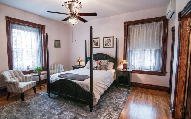 photo 2 of George Washington Wood Bed & Breakfast
