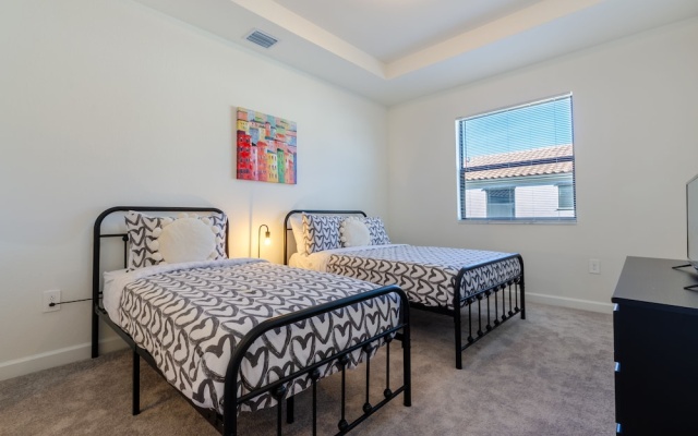 photo 3 of Glamorous 4BR New & Modern near FL Keys